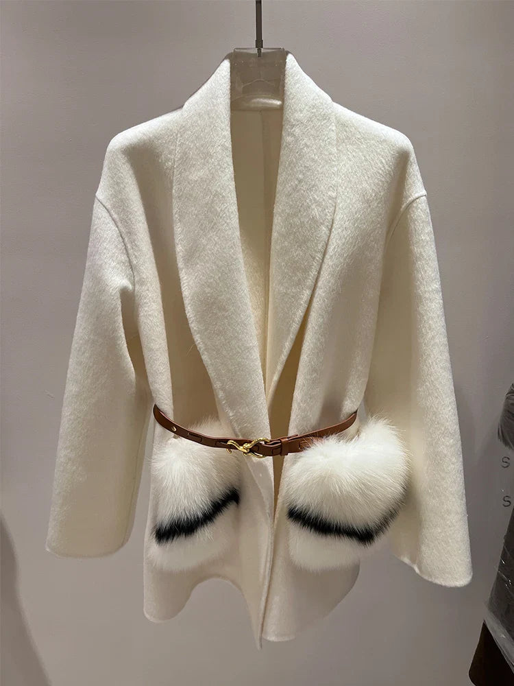 Blusão Feminina de Inverno com Bolsos Toque de Cashmere – (Promoção de Inverno 2025)