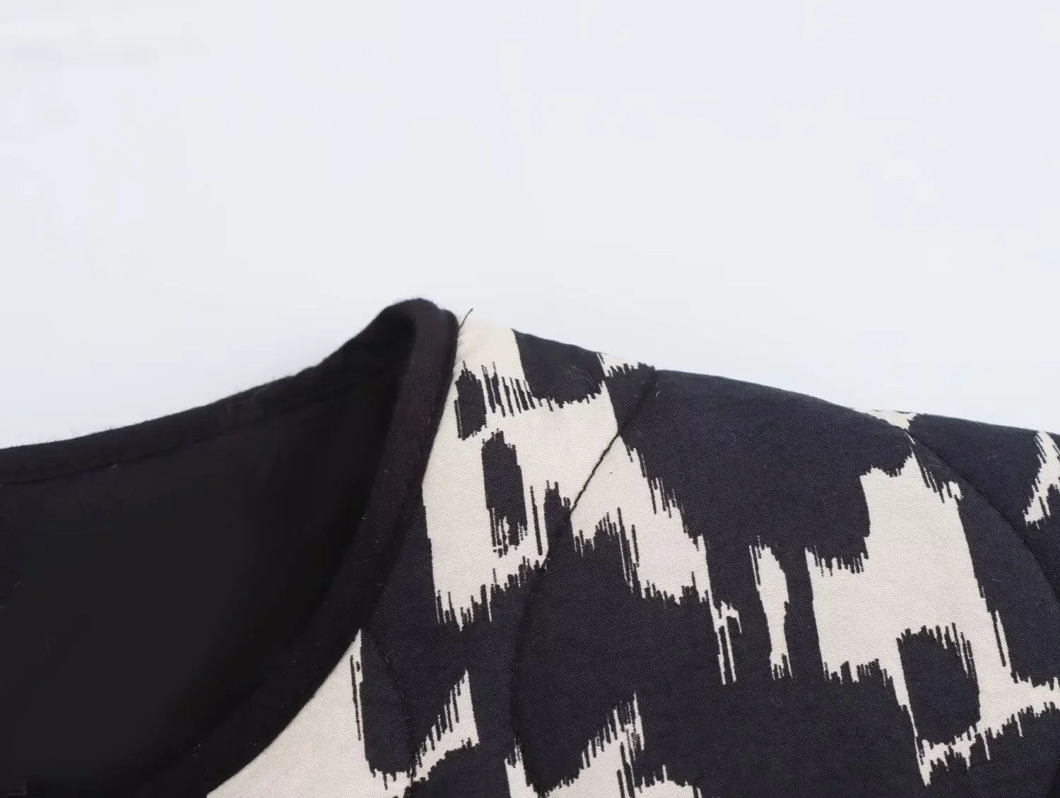 Jaqueta Feminina Estilo Europeu com Estampa Oncinha – (Promoção de Inverno 2025)
