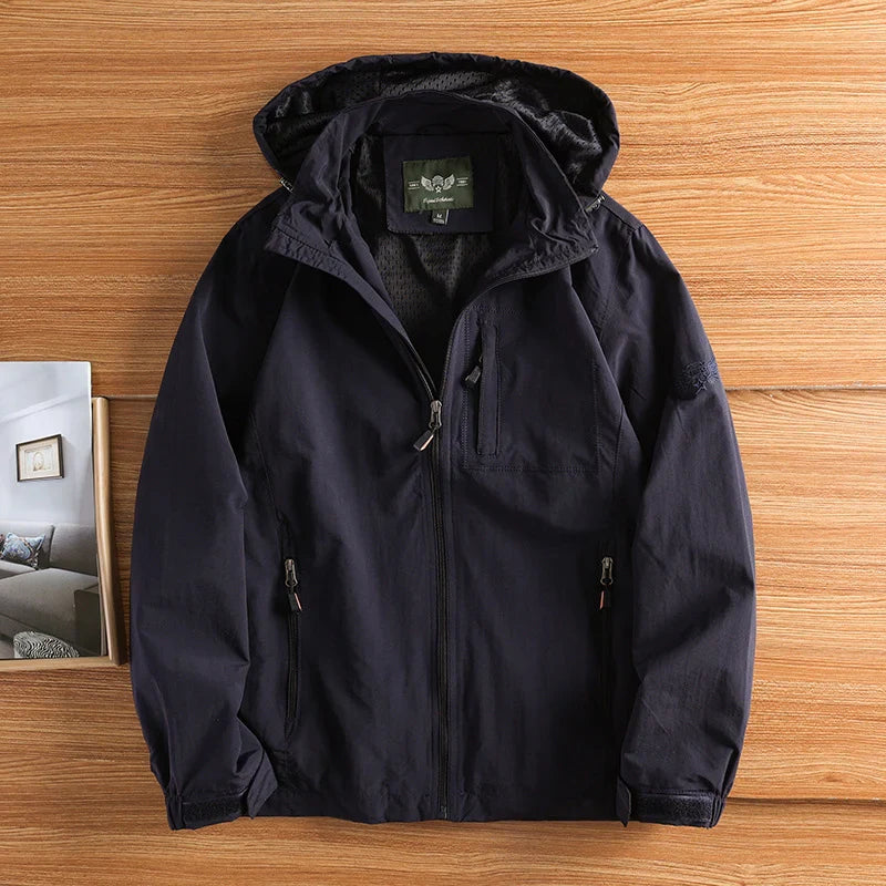 Jaqueta Masculina Impermeável com Capuz Respirável Secagem Rápida – (Promoção de Inverno 2025)