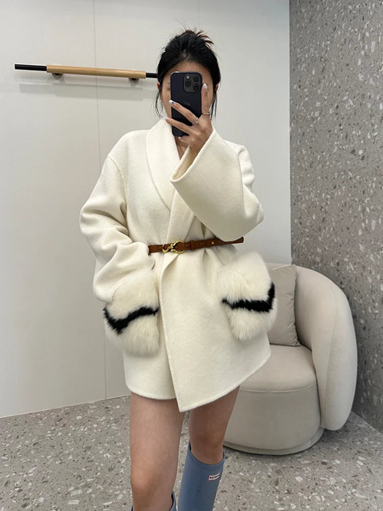 Blusão Feminina de Inverno com Bolsos Toque de Cashmere – (Promoção de Inverno 2025)