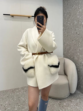Blusão Feminina de Inverno com Bolsos Toque de Cashmere – (Promoção de Inverno 2025)